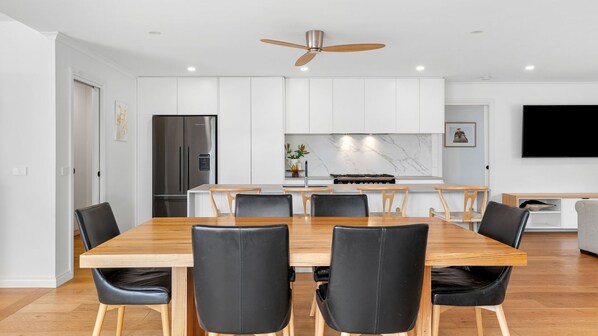 Dining - Amos Court in Ocean Grove (Ocean Grove)