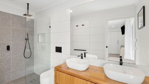 Bathroom - Amos Court in Ocean Grove (Ocean Grove)
