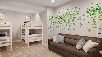 House, Multiple Beds, Balcony (Pebble Beach) | Living area