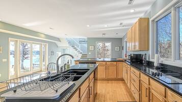 House, Multiple Beds, Balcony (Straight to the Point) | Private kitchen
