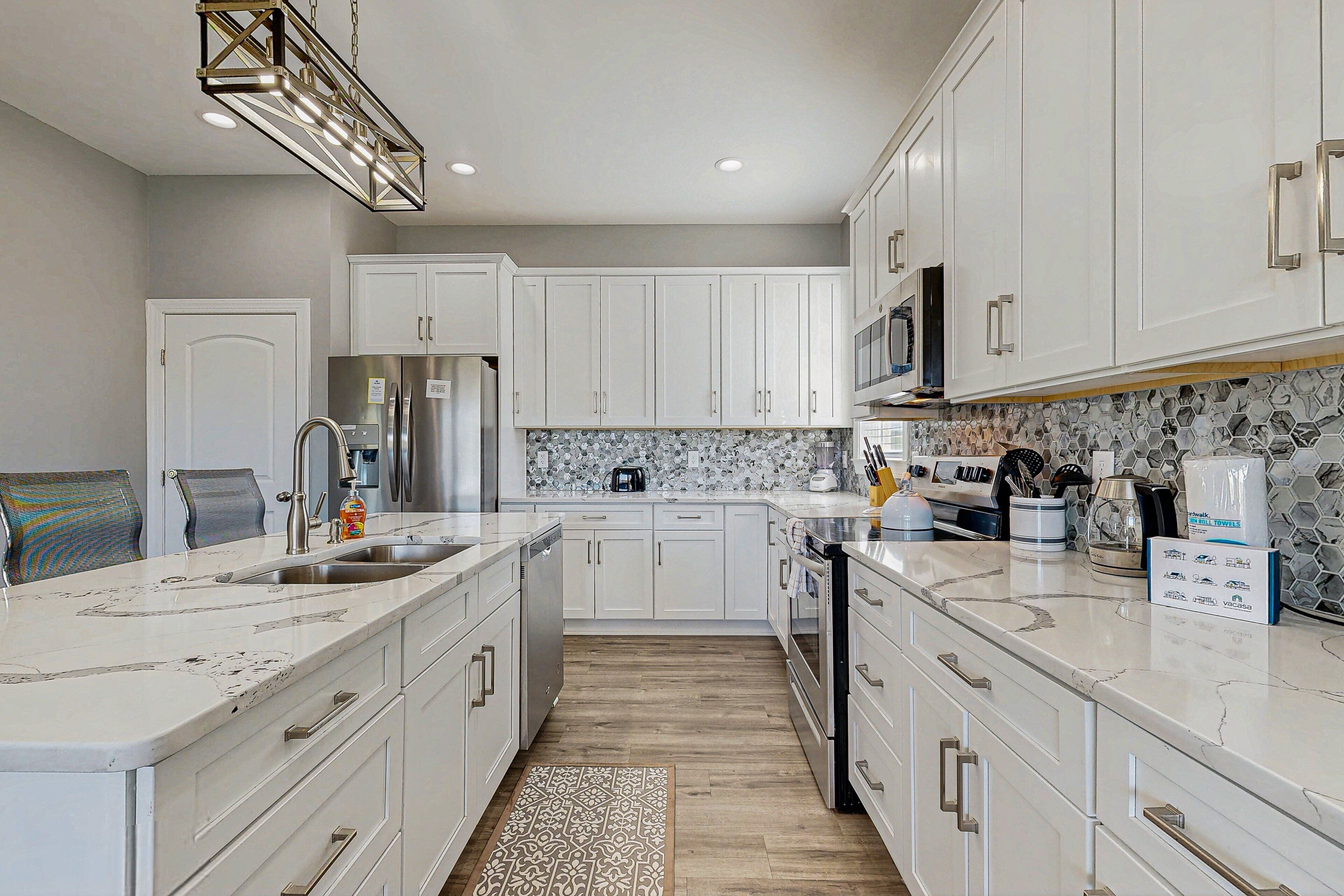 House, Multiple Beds, Hot Tub (Sunset Valley) | Private kitchen