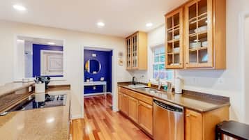 Rumah, Beberapa Tempat Tidur, hot tub (Pleasants View) | Dapur pribadi