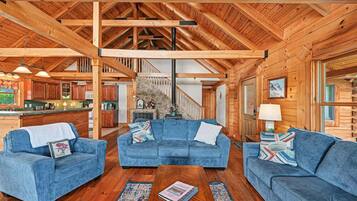 House, Multiple Beds, Balcony (Longview Lodge) | Living area
