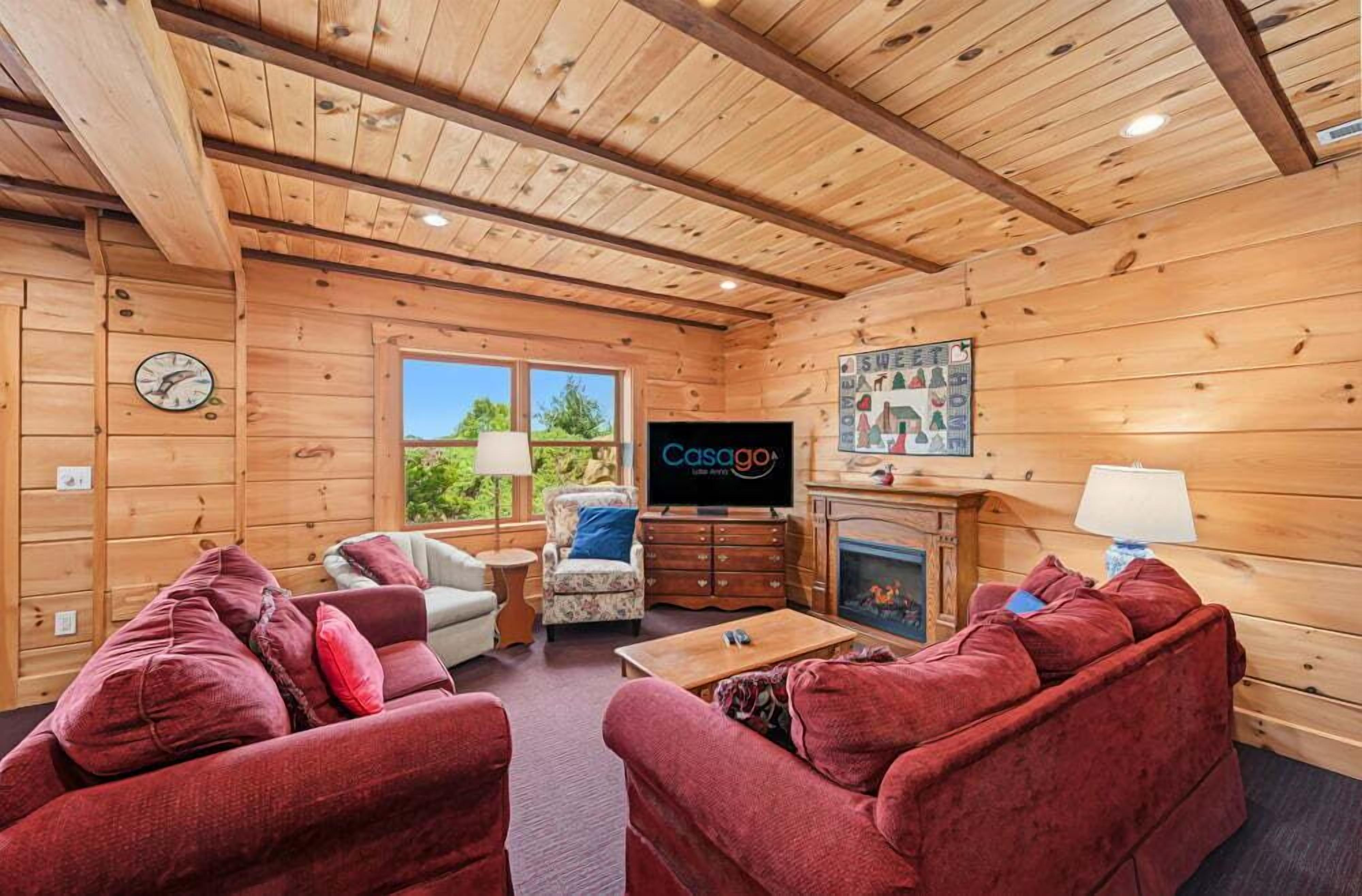 House, Multiple Beds, Balcony (Longview Lodge) | Living area
