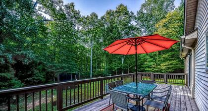 Dog-friendly Home With Free Wifi, Central AC, Firepit, & Furnished Deck