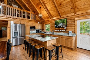 Ferienhaus, Mehrere Betten, Whirlpool (Canoe You Believe It - Liberty Lodge) | Eigene Küche