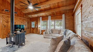 Cabin, Multiple Beds, Fireplace (Lakeview Lodge) | Living area