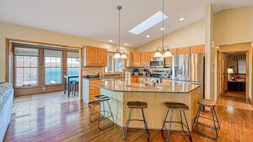 Rumah, Beberapa Tempat Tidur, balkon (Viewtopia) | Dapur pribadi