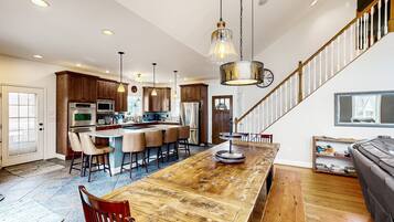 Casa, varias camas, chimenea (Serenity Now) | Restaurantes