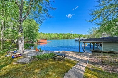Secluded Lakefront Home W/private Beach, Deck, gas Grill, Firepit, Lake Views