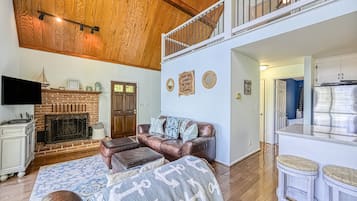 House, Multiple Beds, Kitchen (Sweet Retreat) | Living area