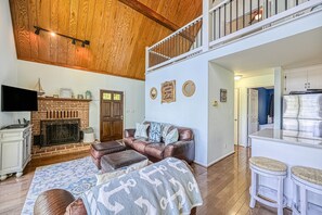 House, Multiple Beds, Kitchen (Sweet Retreat) | Living area - Secluded Lakefront Home W/private Beach, Deck, gas Grill, Firepit, Lake Views (Bumpass)