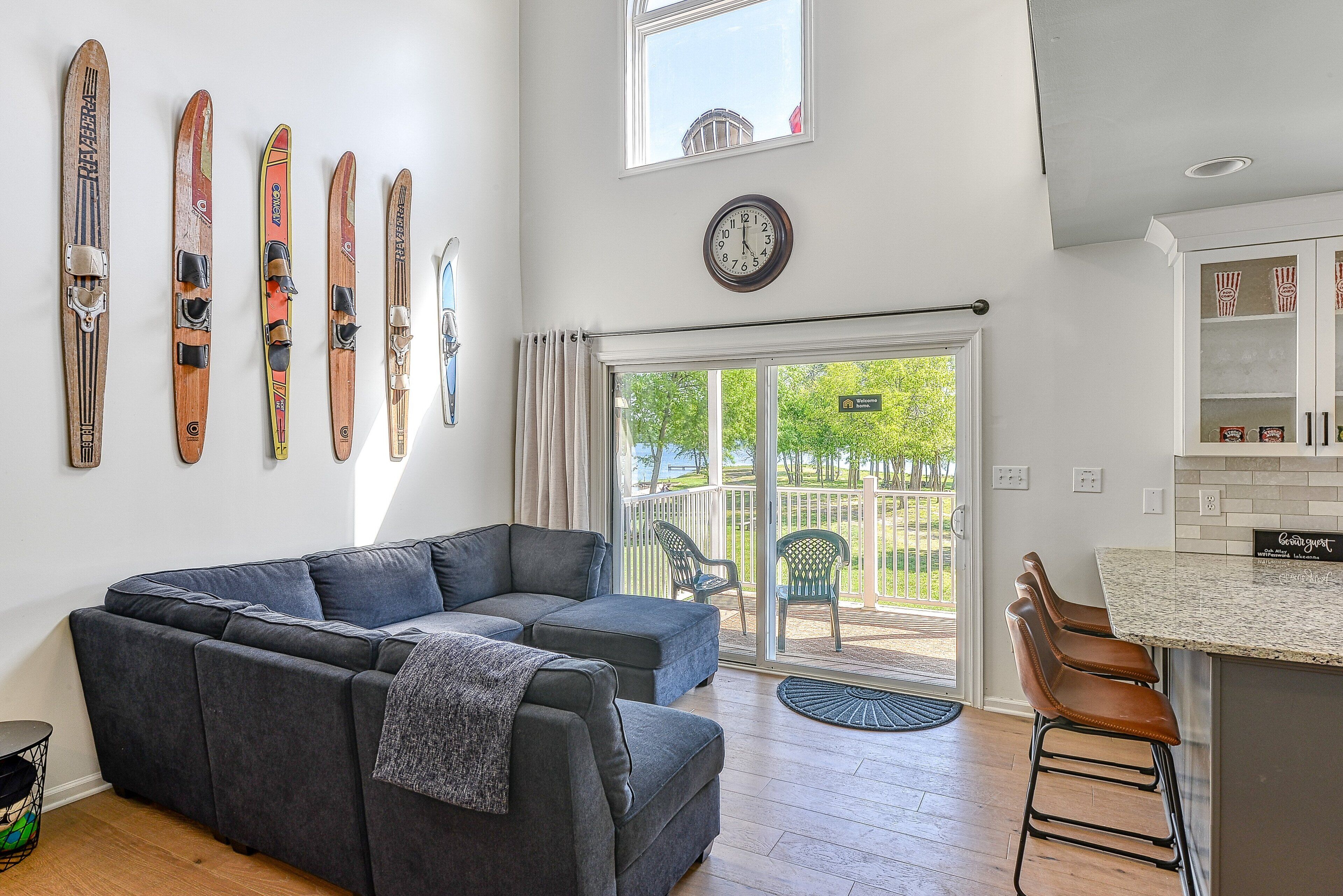 House, Multiple Beds, Balcony (Oak Alley) | Living area