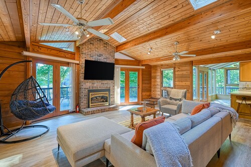 Lakefront Retreat W/private Dock, Fast Wifi, gas Grill & Central AC, Dogs