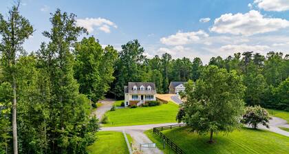 Lakeview Escape Near Beach With Fenced dog Run, Porch & Dock With one Boat Slip