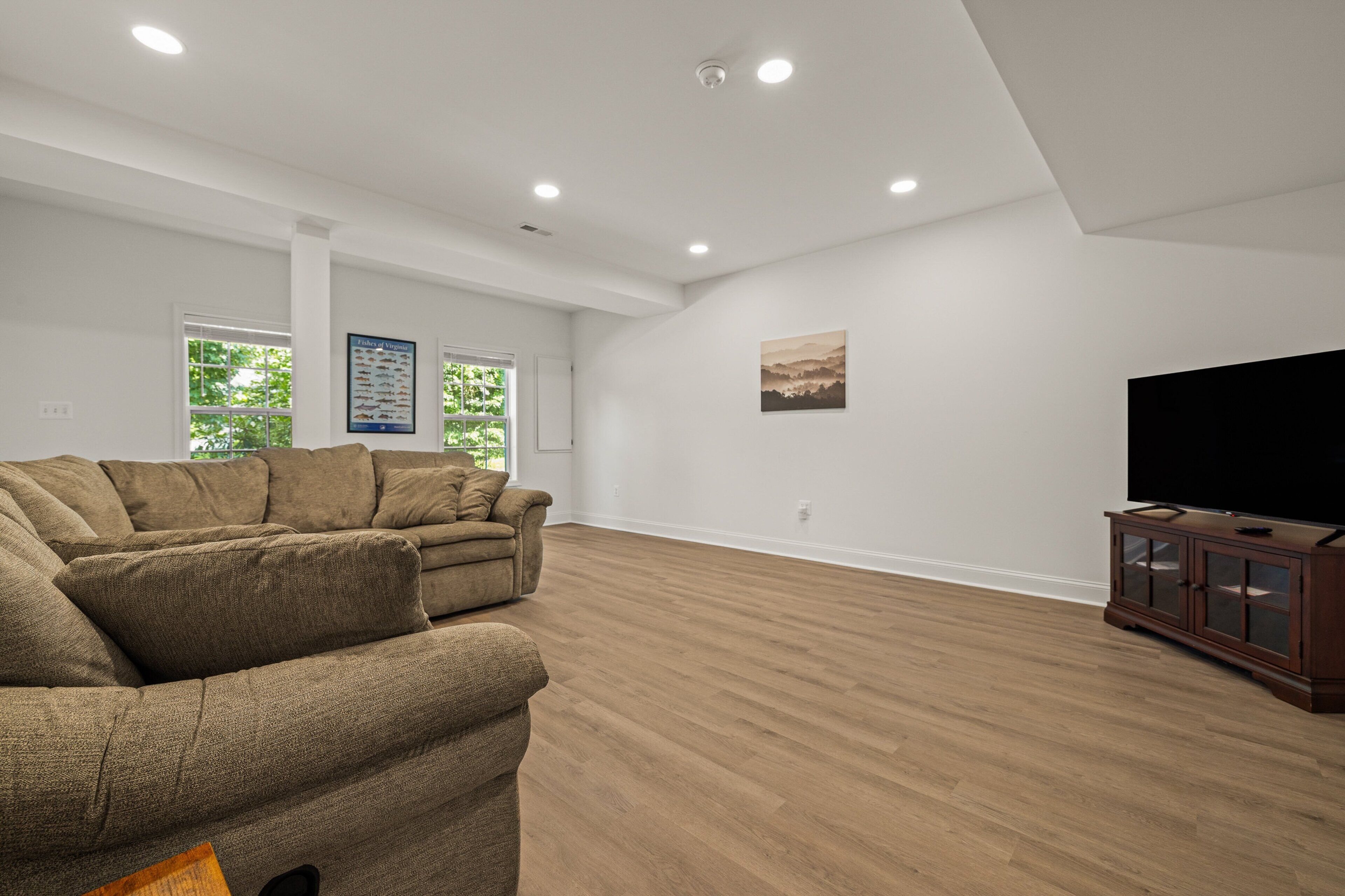 House, Multiple Beds, Kitchen (Lakeview Perch) | Living area