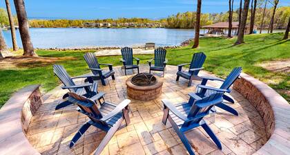 Lakefront Home With Private Dock, Kayaks, Beach, Badminton, Firepit, & Deck