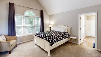 House, Multiple Beds, Hot Tub (Secluded Serenity) | 4 bedrooms