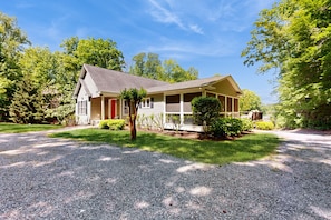 Exterior - Exquisite Dog-friendly Home With Kayaks, Pool Table, hot Tub, & Washer/dryer (Bumpass)