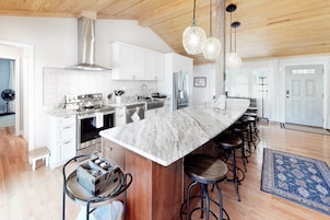 Casa, várias camas (Dragonfly Cove) | Cozinha privada