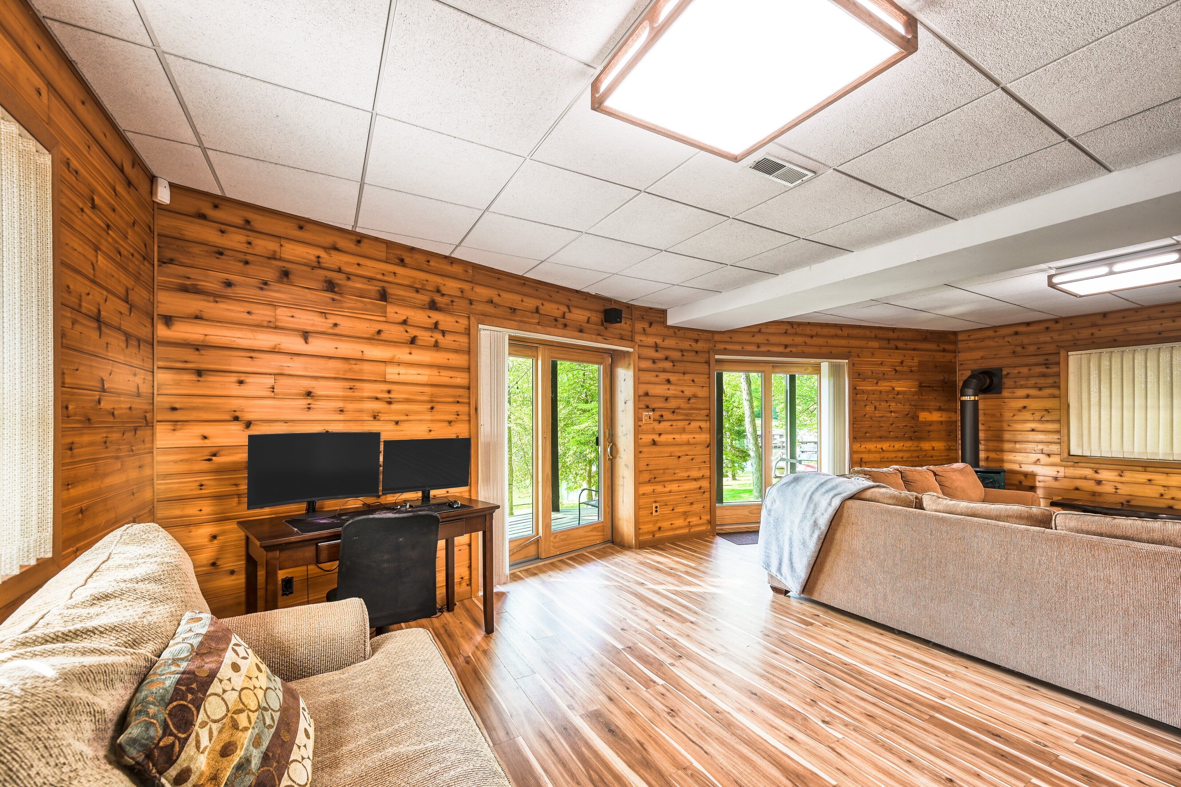 House, Multiple Beds, Kitchen (Better Days) | Living area