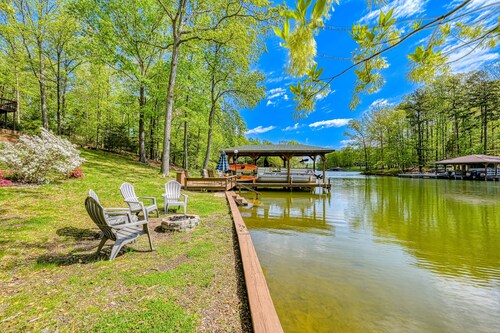 Serene Lakefront Home With Free Wifi, Private Dock, Game Room, & Central AC