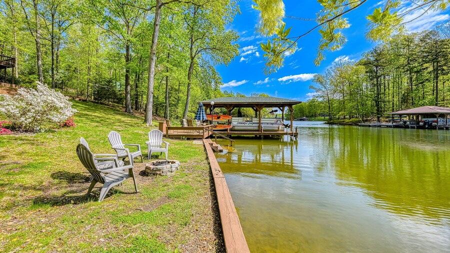 Serene Lakefront Home With Free Wifi, Private Dock, Game Room, & Central AC