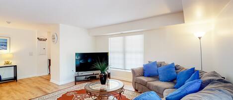 Condo, Multiple Beds (Blue Heaven) | Living area