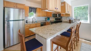 House, Multiple Beds, Kitchen (Cedar Hall) | Private kitchen