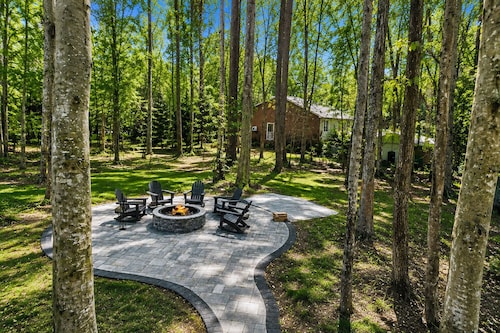 Fun & Relaxing Getaway With 2 Game Rooms, Fire Pits, Deck, & More