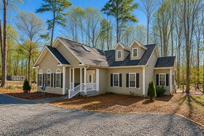 Exterior - Fun & Relaxing Getaway With 2 Game Rooms, Fire Pits, Deck, & More (Orange)