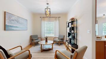 House, Multiple Beds, Fireplace (Lake Effect) | Interior