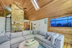 Casa, varias camas (Patel's Cozy Cabin) | Zona de estar