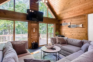 Casa, varias camas (Patel's Cozy Cabin) | Zona de estar
