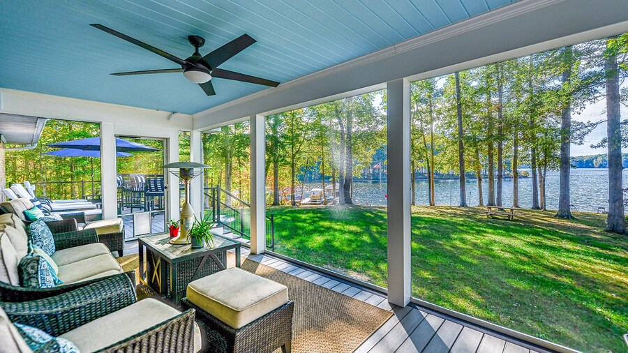 Lakefront Home With Private Dock, Hot Tub, Fireplace, & Central A/C - Free Wifi