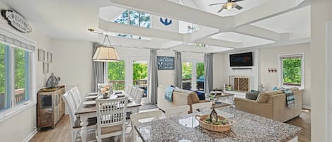 House, Multiple Beds, Hot Tub (Hat Trick) | Dining