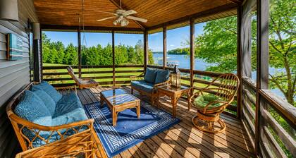Huge Lakefront Home With A/c, Sunroom, Boat Ramp, Wifi,game Room, Deck, & Kayaks
