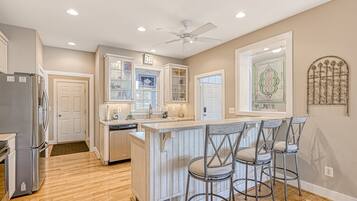 House, Multiple Beds, Kitchen (Lake Anna Cabana) | Private kitchen