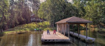 Lakefront Home With Boat Dock, Private Firepit & Game Room - Dog-friendly