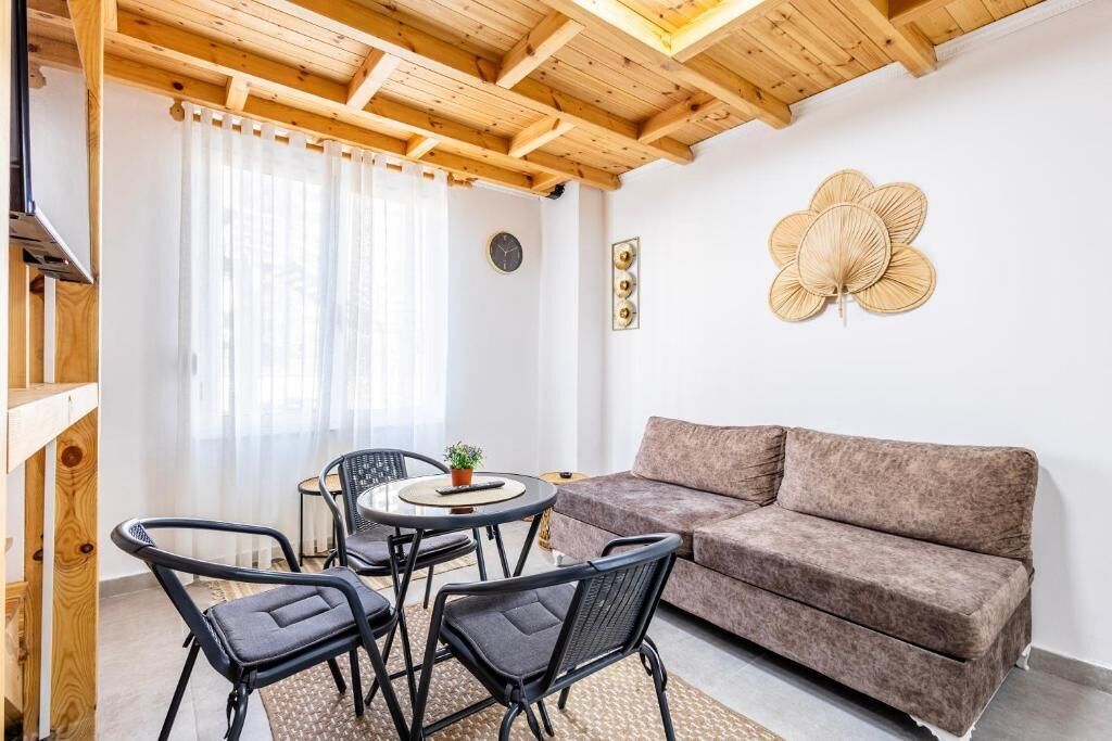 Family Duplex, Beachside | Living area