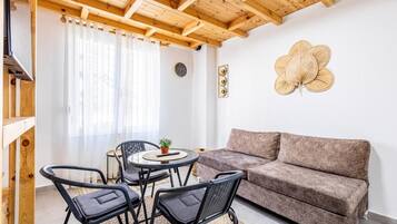 Family Duplex, Beachside | Living area