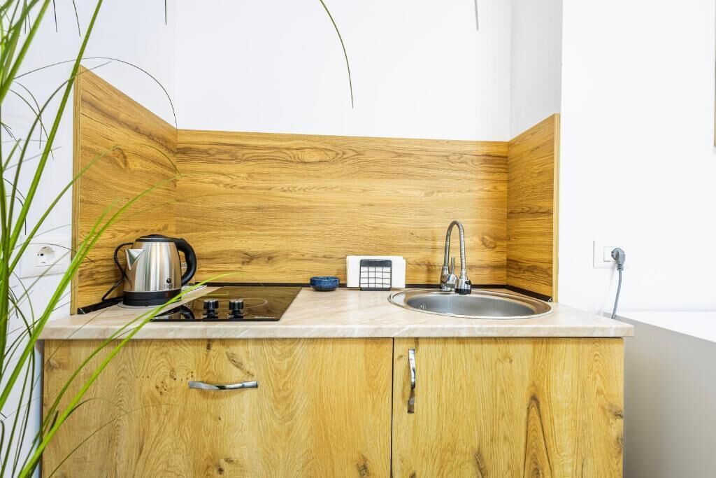 Deluxe Double Room, Beachside | Private kitchen
