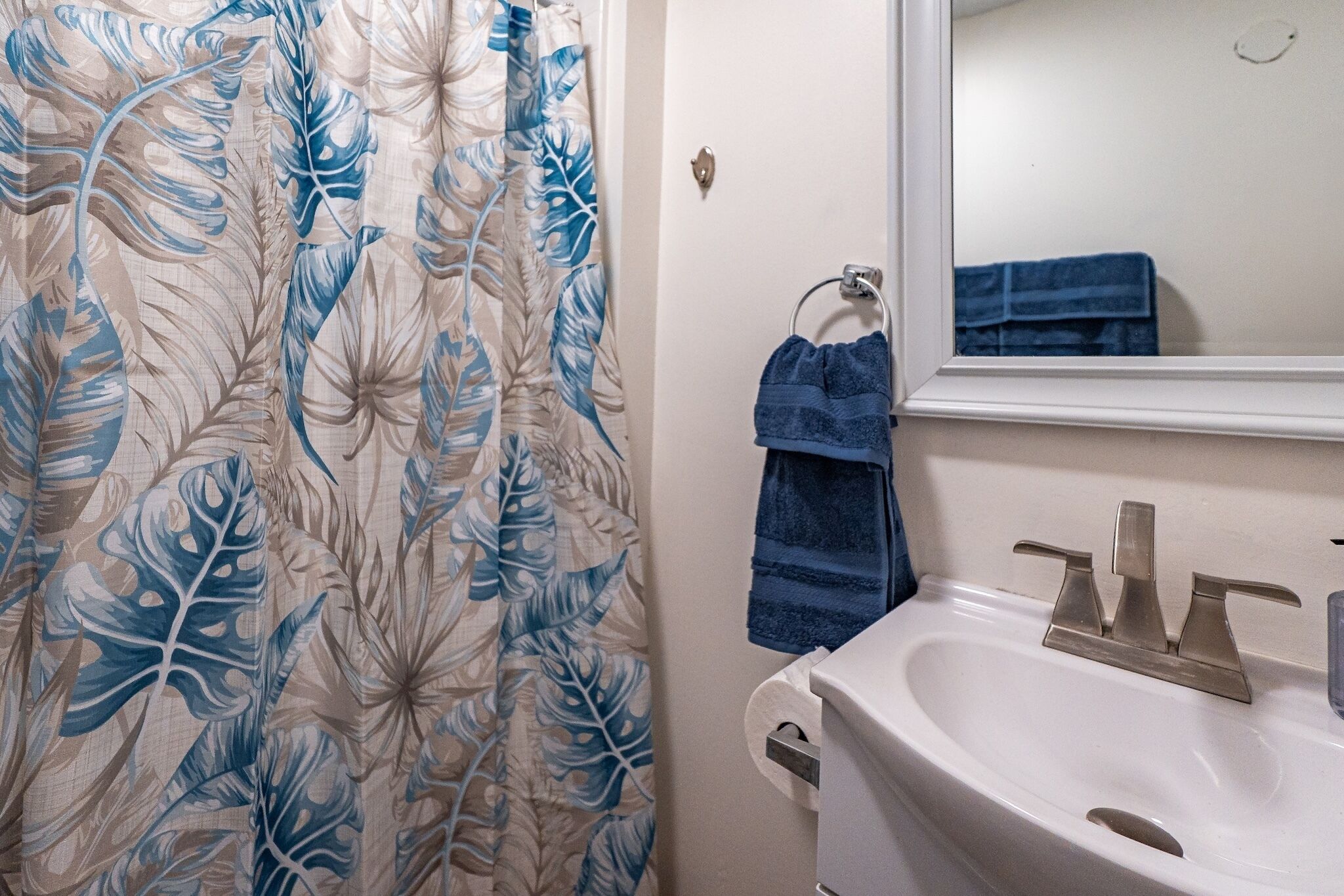 Hair dryer, towels