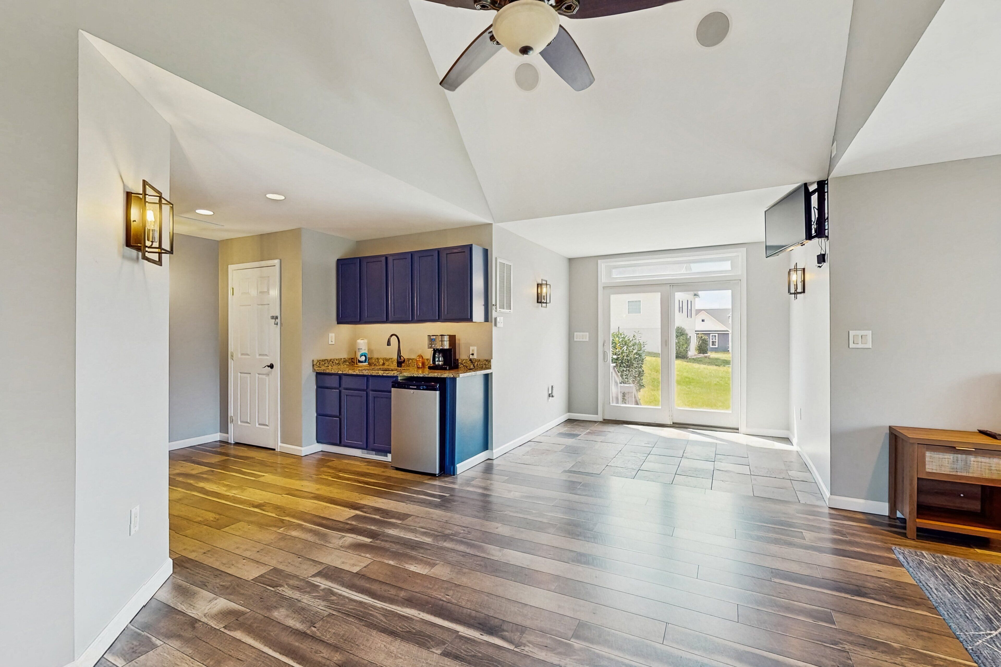 House, Multiple Beds, Hot Tub (Treasured Cove) | Private kitchen