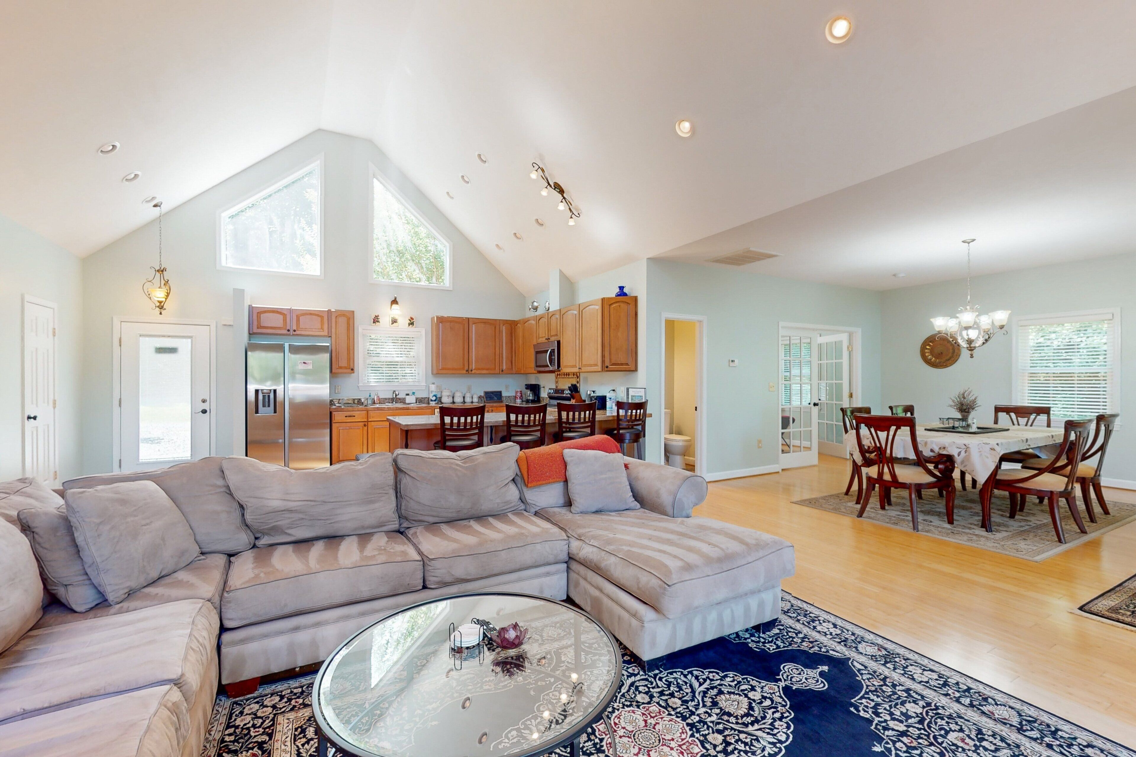House, Multiple Beds, Balcony (Carolina Cove) | Living area