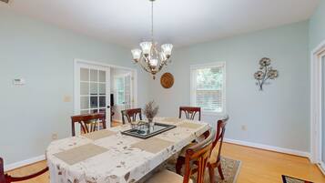 House, Multiple Beds, Balcony (Carolina Cove) | Dining
