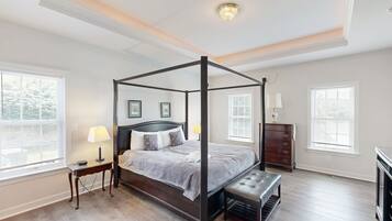 House, Multiple Beds, Kitchen (A Home Away) | 4 bedrooms