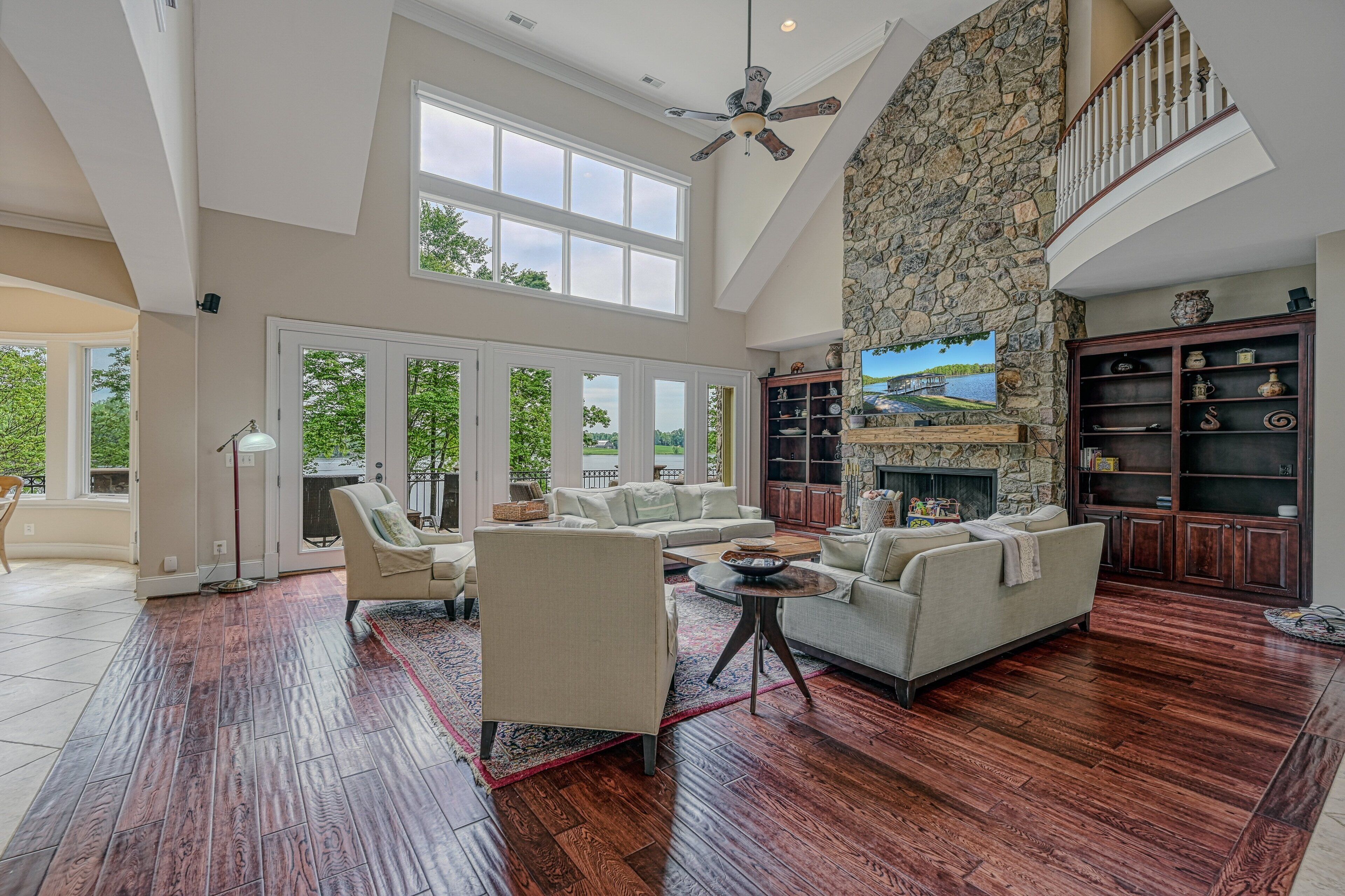 House, Multiple Beds, Pool Access (Dream Lake Castle) | Living area