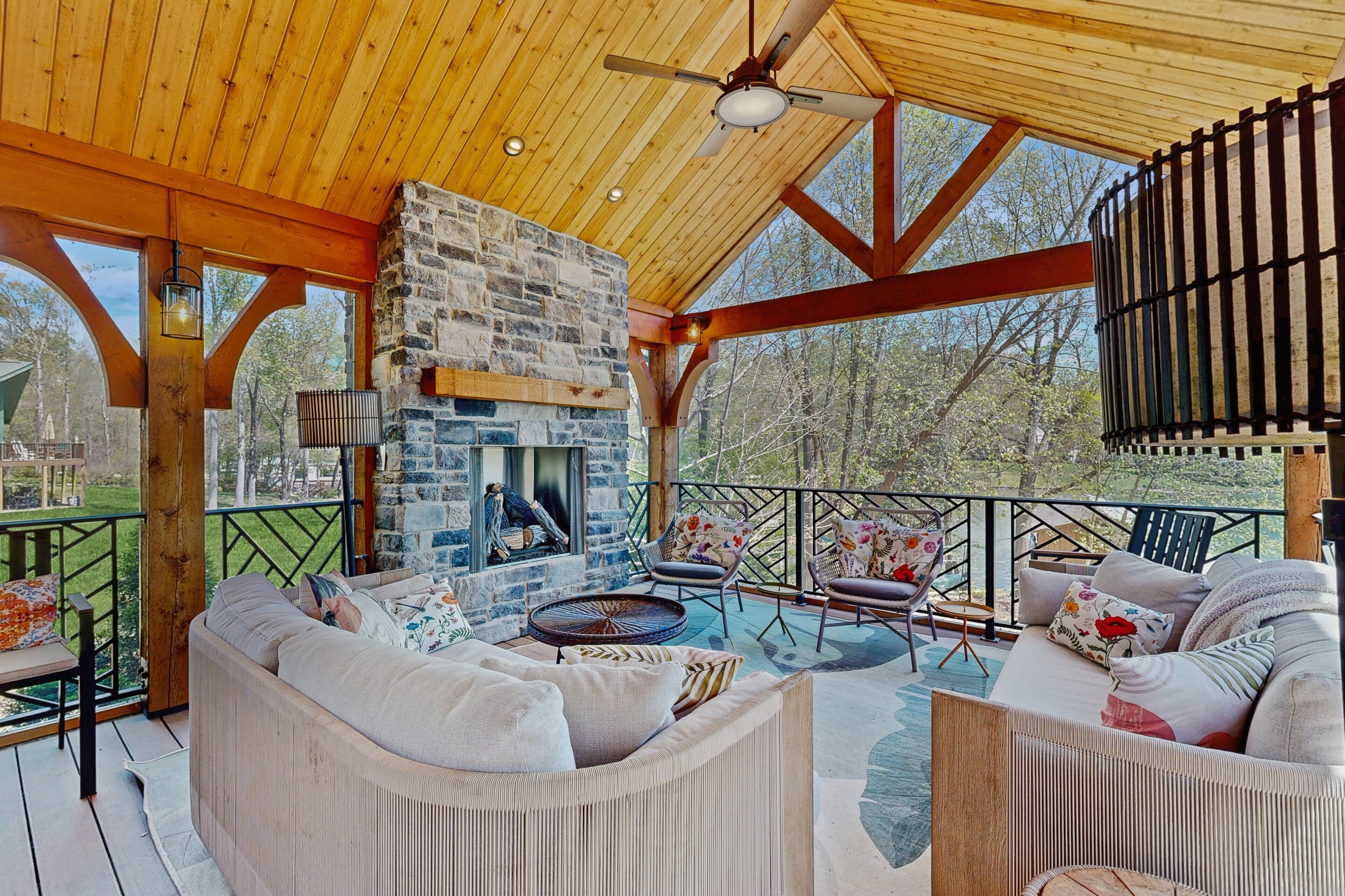 House, Multiple Beds, Hot Tub (Heron's Watch) | Living area