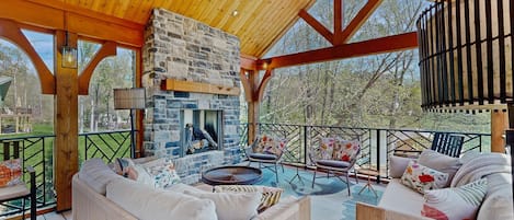 House, Multiple Beds, Hot Tub (Heron's Watch) | Living area